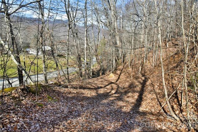 158 Sugar Cove Road, Weaverville, NC 28787
