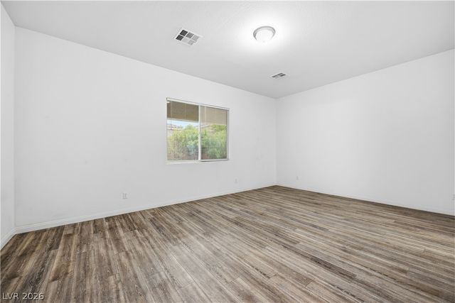 10121 Ocher Valley Avenue, Las Vegas, NV 89178