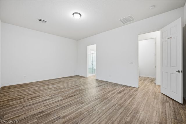 10121 Ocher Valley Avenue, Las Vegas, NV 89178