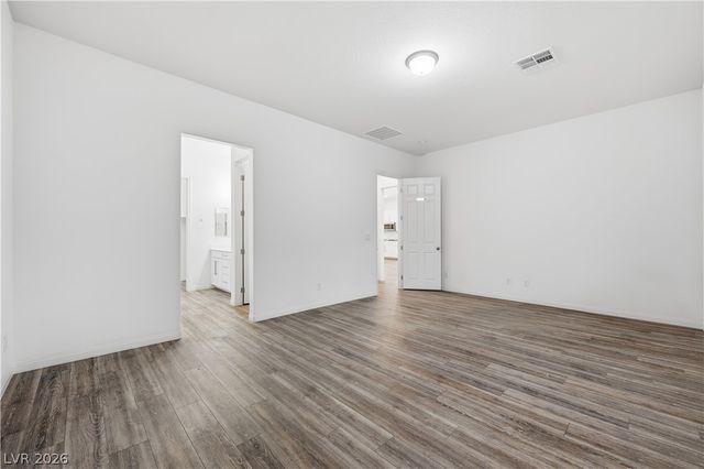 10121 Ocher Valley Avenue, Las Vegas, NV 89178