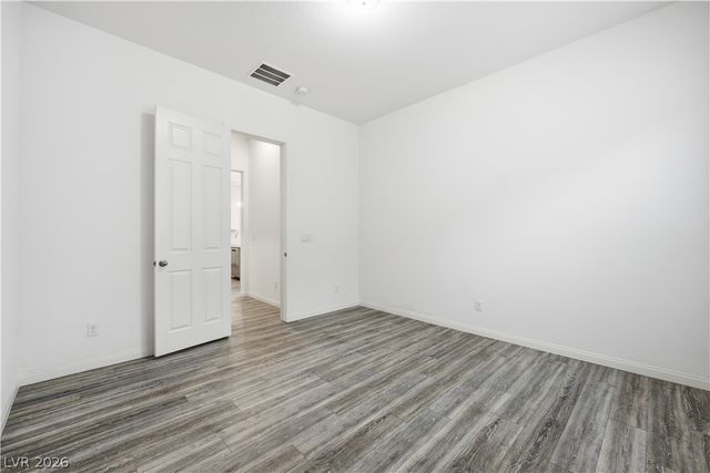 10121 Ocher Valley Avenue, Las Vegas, NV 89178