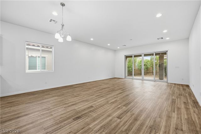 10121 Ocher Valley Avenue, Las Vegas, NV 89178