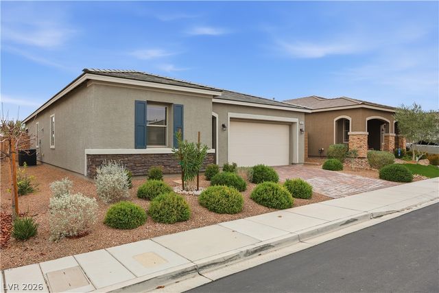 10121 Ocher Valley Avenue, Las Vegas, NV 89178