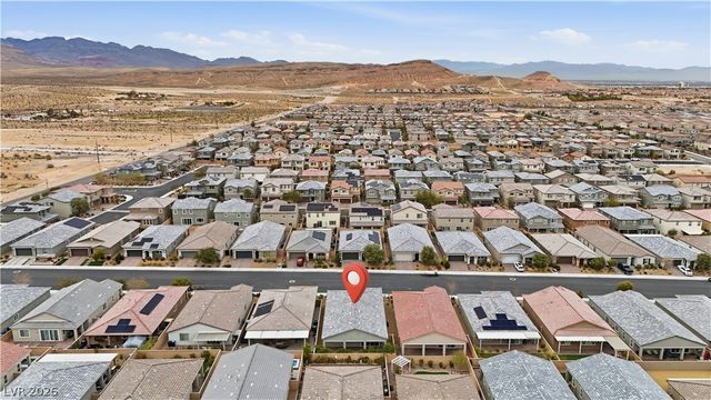 10121 Ocher Valley Avenue, Las Vegas, NV 89178