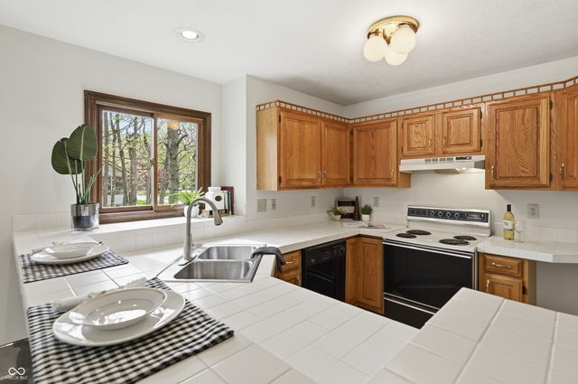 5501 Spicebush Drive, Indianapolis, IN 46254