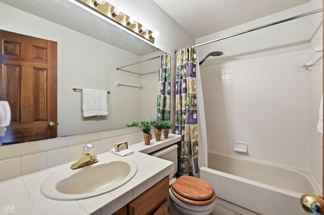 5501 Spicebush Drive, Indianapolis, IN 46254