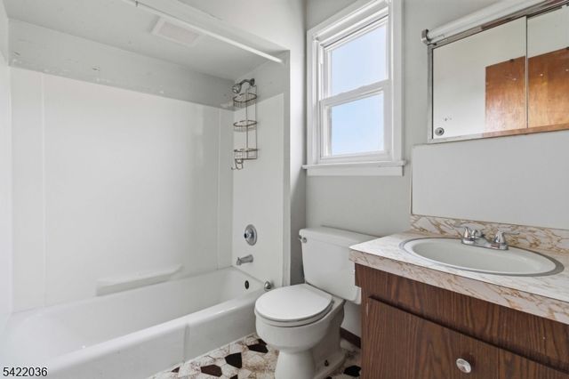 36 Edison St, Bloomfield Twp., NJ 07003