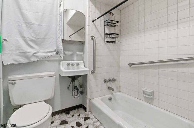 36 Edison St, Bloomfield Twp., NJ 07003