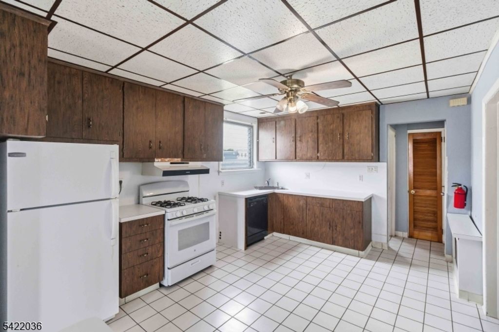36 Edison St, Bloomfield Twp., NJ 07003 — photo 4
