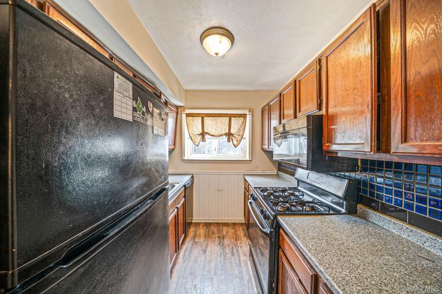 42 Monet Court 42, Middle Island, NY 11953