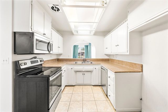 830 Costo Lane, Hemet, CA 92543