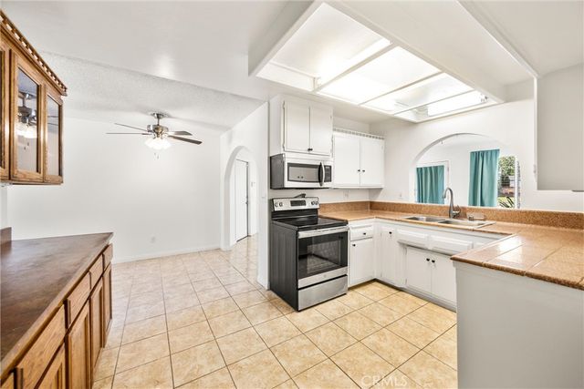 830 Costo Lane, Hemet, CA 92543