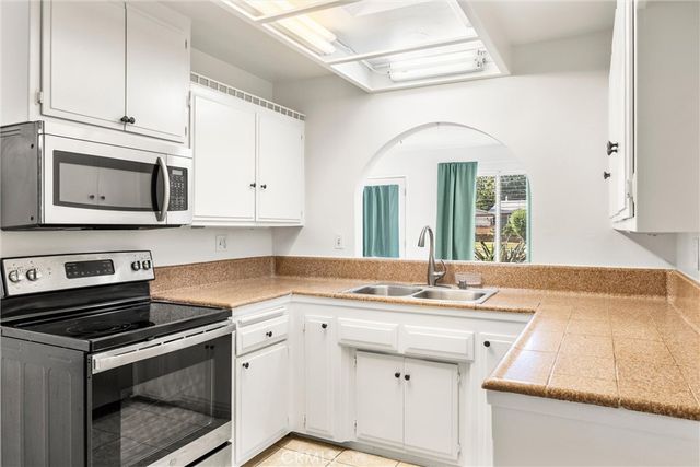 830 Costo Lane, Hemet, CA 92543
