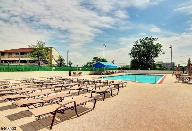 1203 River Rd 19K, Edgewater Boro, NJ 07020