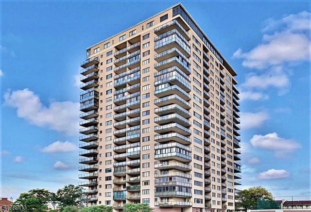 1203 River Rd 19K, Edgewater Boro, NJ 07020