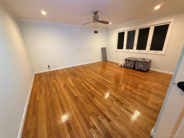 48 Robin Lane, Plainview, NY 11803