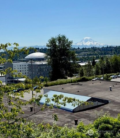 2103 Tacoma Court, Tacoma, WA 98405