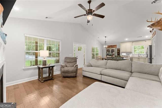 5314 H Thomas Road, Gainesville, GA 30506