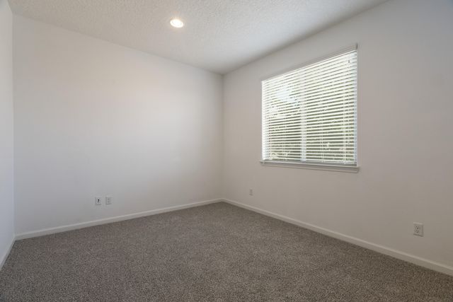 2729 Kings Canyon Loop NE, Rio Rancho, NM 87144