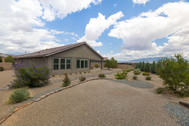 2729 Kings Canyon Loop NE, Rio Rancho, NM 87144