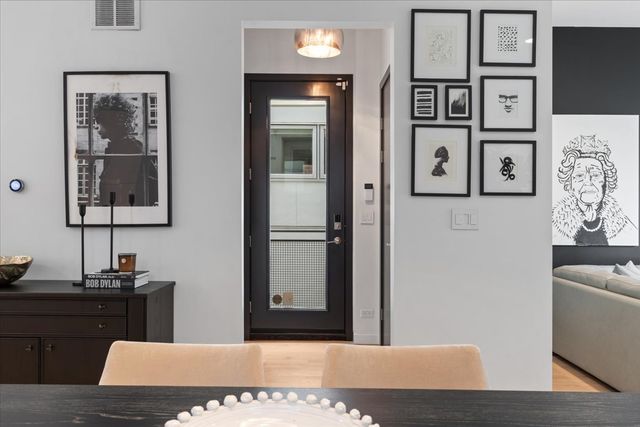 2109 W Race Avenue, Chicago, IL 60612