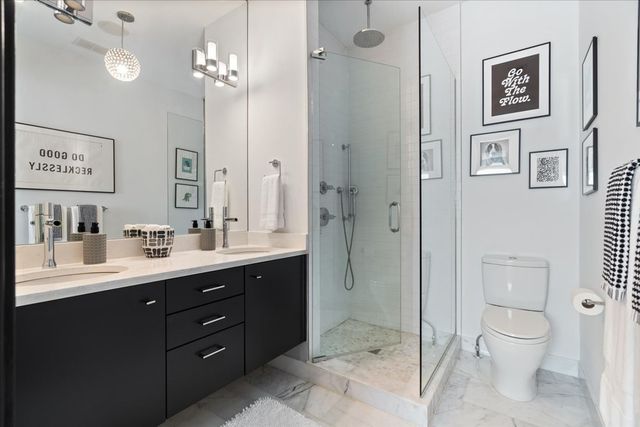 2109 W Race Avenue, Chicago, IL 60612