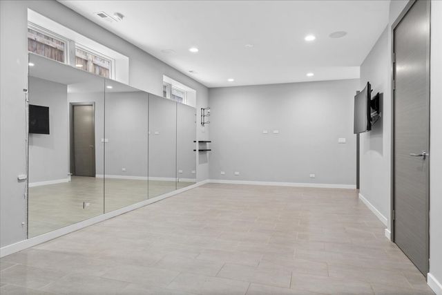 2109 W Race Avenue, Chicago, IL 60612