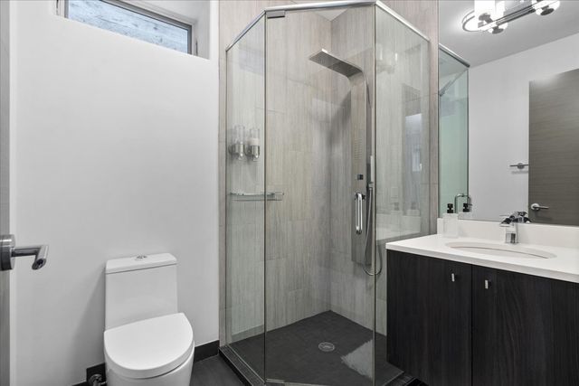 2109 W Race Avenue, Chicago, IL 60612