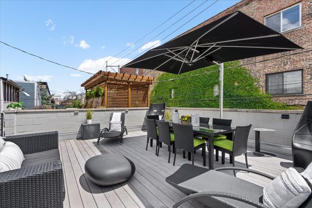 2109 W Race Avenue, Chicago, IL 60612
