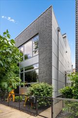 2109 W Race Avenue, Chicago, IL 60612