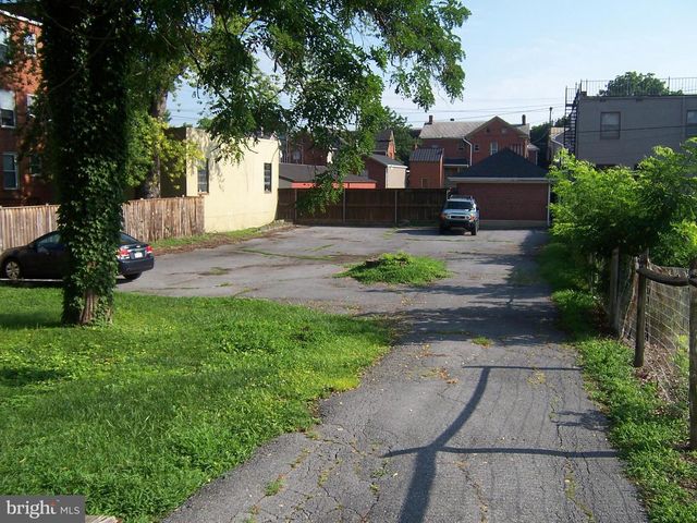 314-316-318 W KING ST, Martinsburg, WV 25401