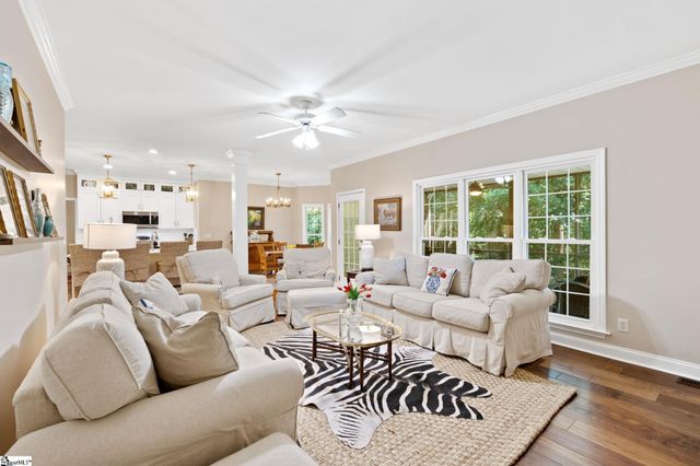 21 Summercrest Circle, Simpsonville, SC 29681