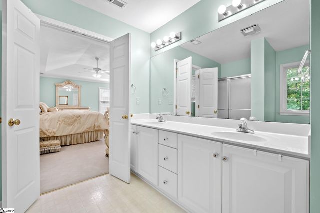 21 Summercrest Circle, Simpsonville, SC 29681