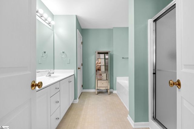 21 Summercrest Circle, Simpsonville, SC 29681