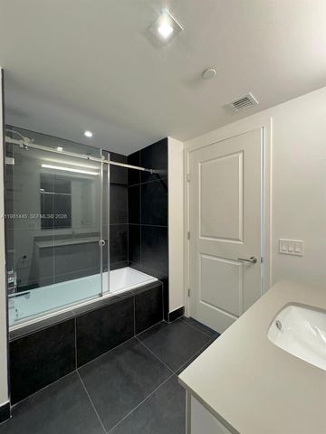 1600 NE 1st Ave 3511, Miami, FL 33132