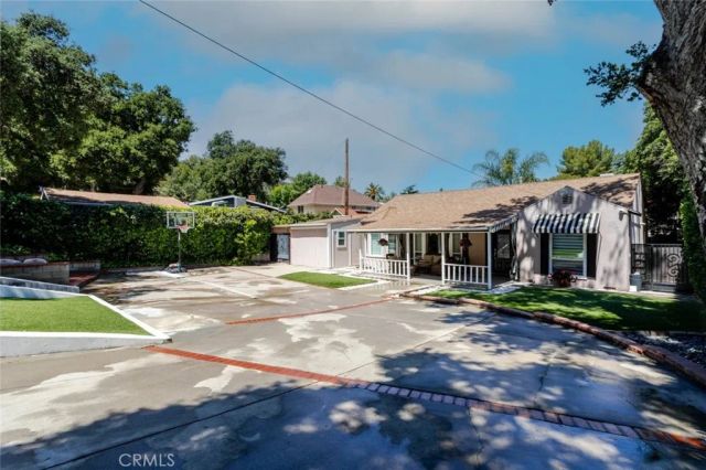7284 Saint Estaban Street, Tujunga, CA 91042