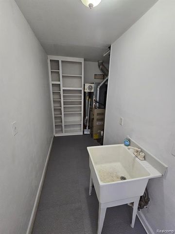 12760 Sarsfield Avenue, Warren, MI 48089
