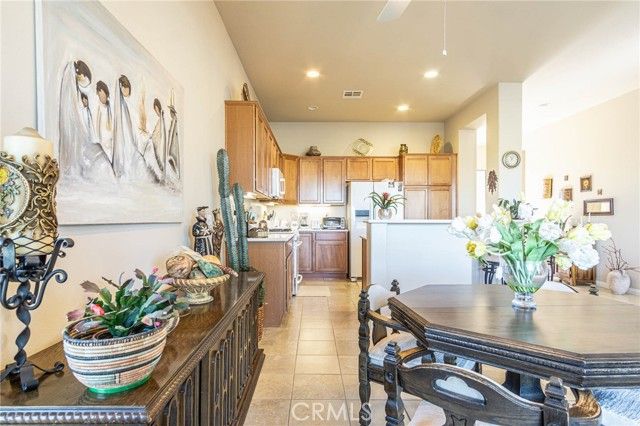 19442 Royal Oaks Road, Apple Valley, CA 92308