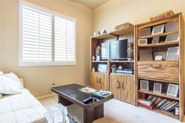 19442 Royal Oaks Road, Apple Valley, CA 92308