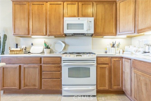 19442 Royal Oaks Road, Apple Valley, CA 92308