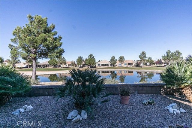 19442 Royal Oaks Road, Apple Valley, CA 92308