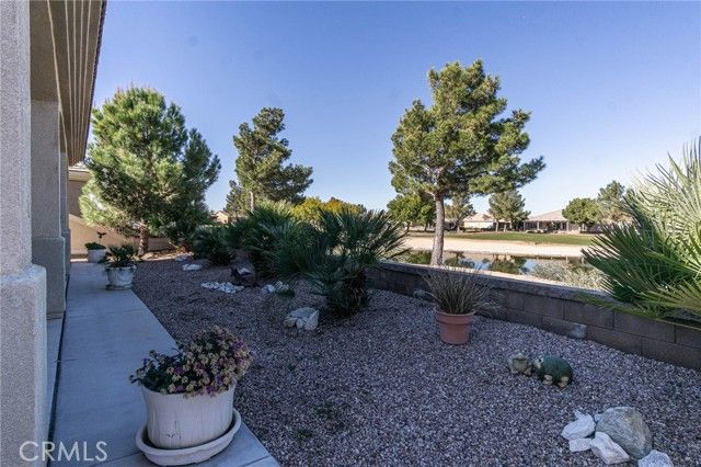 19442 Royal Oaks Road, Apple Valley, CA 92308