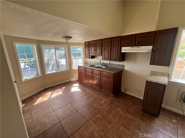 279 E G Street, Colton, CA 92324