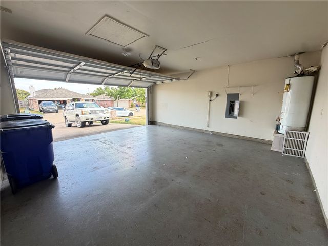 1131 Singletree Drive, Forney, TX 75126