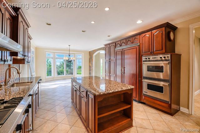 6608 Enclave Drive, Clarkston, MI 48348