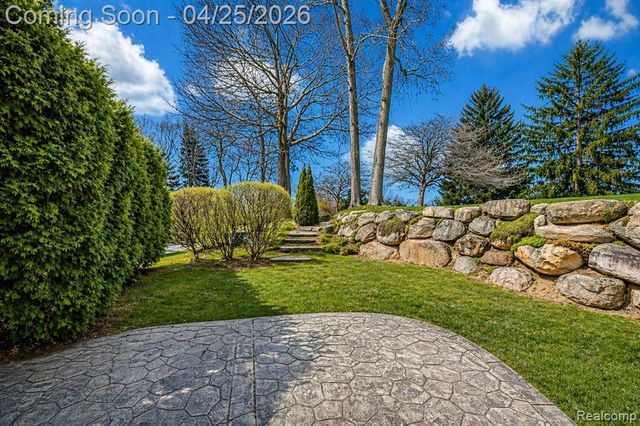 6608 Enclave Drive, Clarkston, MI 48348