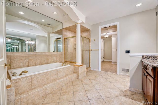 6608 Enclave Drive, Clarkston, MI 48348