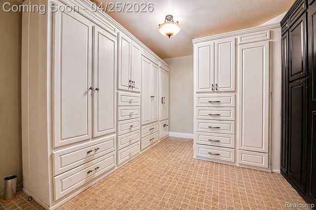 6608 Enclave Drive, Clarkston, MI 48348