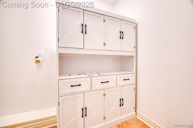 6608 Enclave Drive, Clarkston, MI 48348