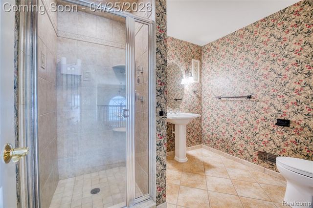 6608 Enclave Drive, Clarkston, MI 48348